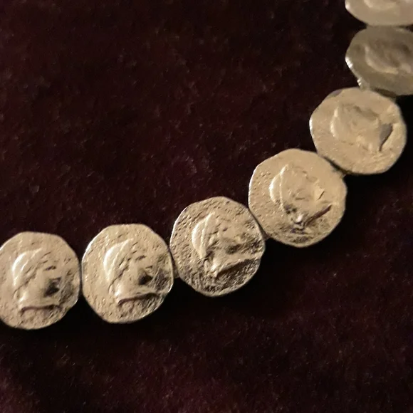 Bracelet..7.5inches..Silver Toned - Picture 8 of 12